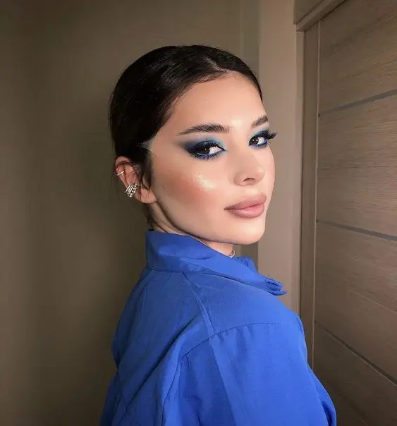 maquillaje para vestido azul
