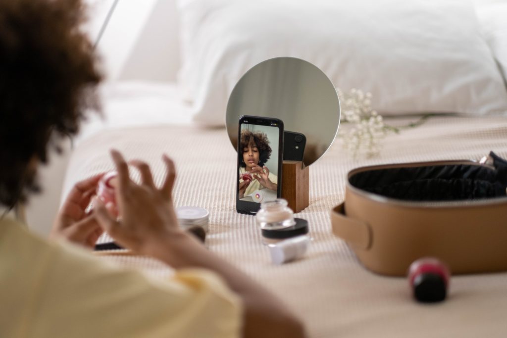 Maquillaje de ojos para videoconferencias