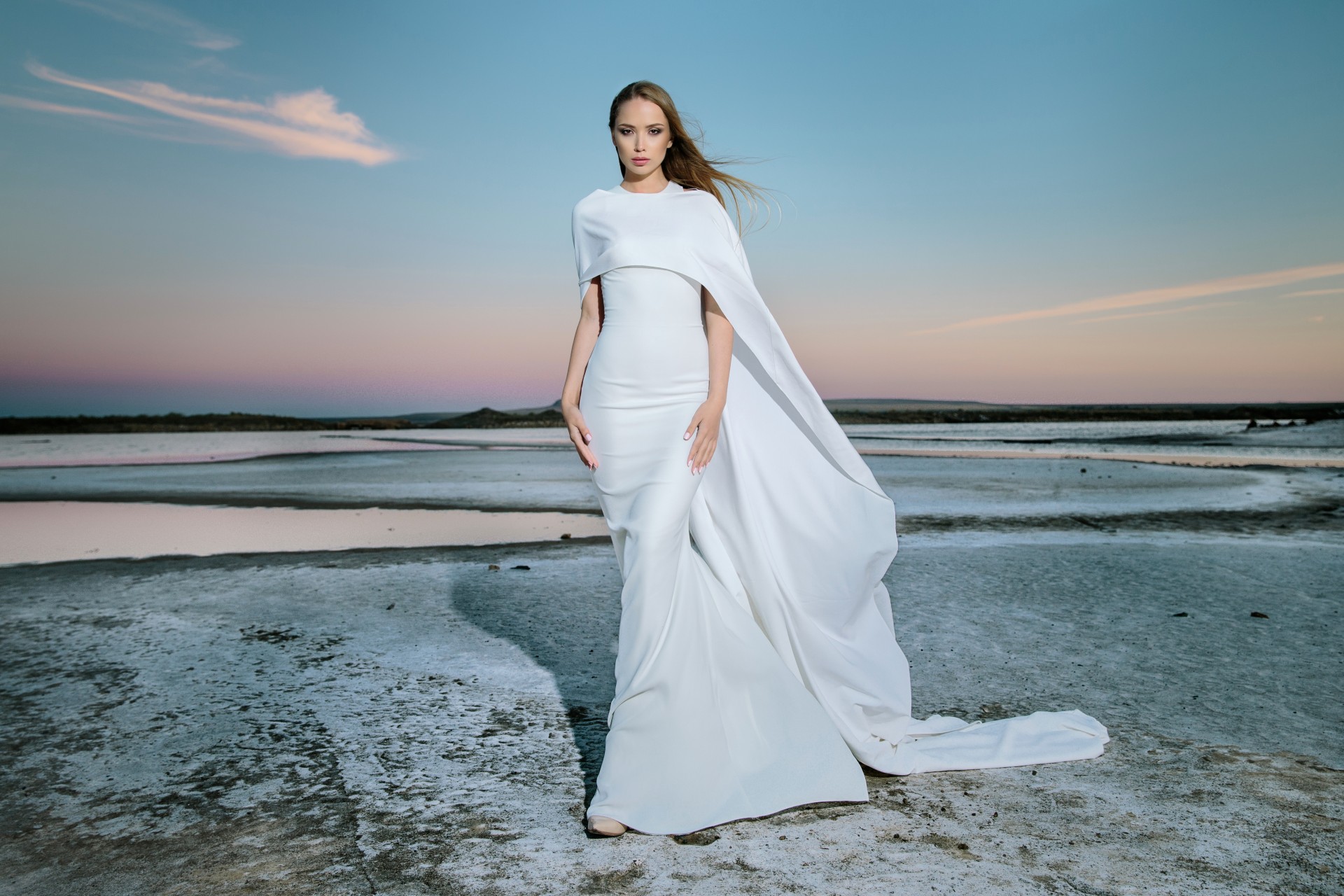 vestidos de novia con capa