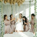 12 batas de novia para los preparativos nupciales