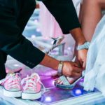 ¿Quieres estar cómoda en tu boda? Cásate con zapatillas converse