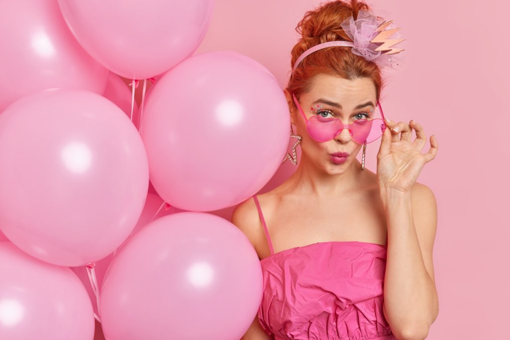 maquillaje para vestido rosa